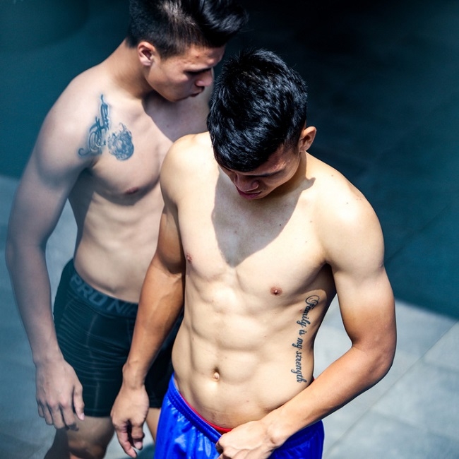 Tuyển Việt Nam ngâm bể nước đá phục hồi thể lực, fan nữ tranh thủ ngắm thân hình 6 múi cực chuẩn của dàn cầu thủ