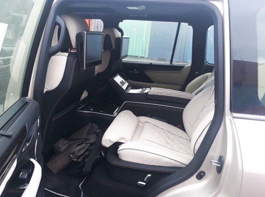 Lexus LX570 bản 4 chỗ giá gần 11 tỷ đầu tiên về Việt Nam