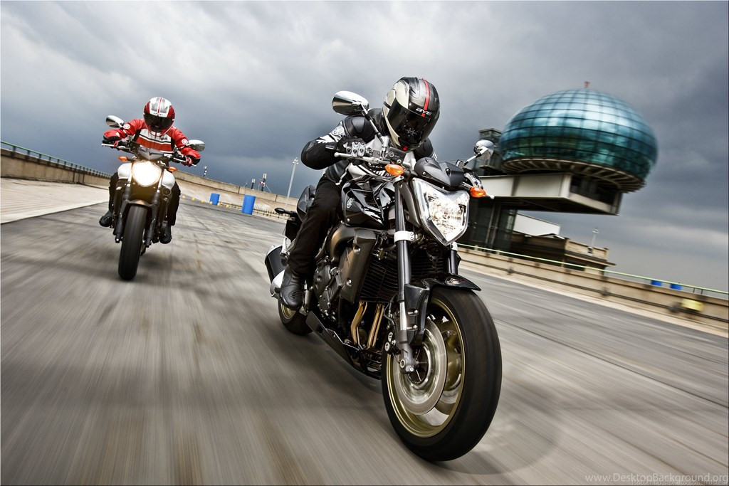 Tổng thống Indonesia chạy mẫu môtô gì trong lễ khai mạc ASIAD?