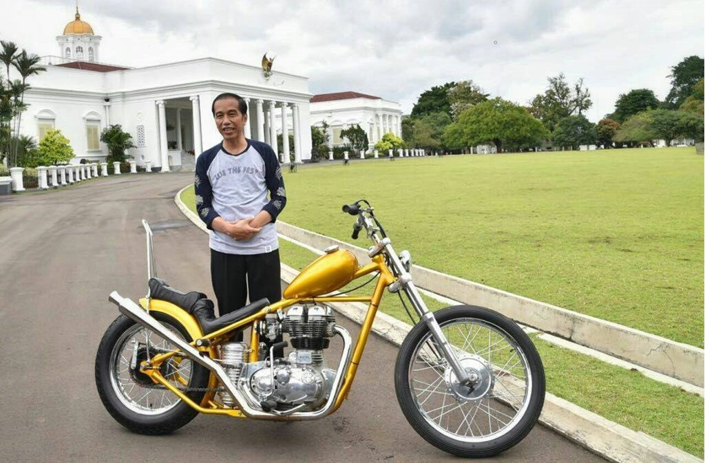 Tổng thống Indonesia chạy mẫu môtô gì trong lễ khai mạc ASIAD?