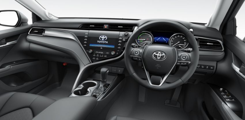 Toyota Camry Sport ra mắt thị trường Nhật, giá hơn 33.000 USD