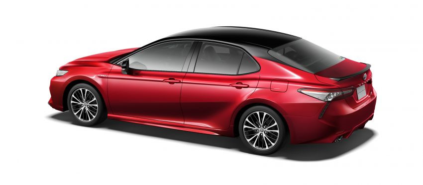 Toyota Camry Sport ra mắt thị trường Nhật, giá hơn 33.000 USD