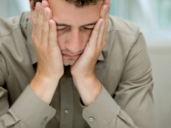 Tôi không muốn nhìn mặt vợ nữa vì cô ấy ghen tuông quá