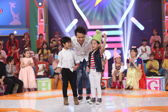 Nhanh như chớp nhí tập 3: Trấn Thành bị cậu bé biết tuốt chặt chém, chương trình lập kỷ lục với 3 giải nhất Nhanh như chớp nhí tập 3: Trấn Thành bị cậu bé biết tuốt chặt chém, chương trình lập kỷ lục với 3 giải nhất