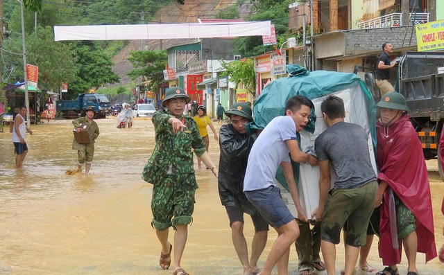 Lũ dữ làm 5 người ở Nghệ An tử vong