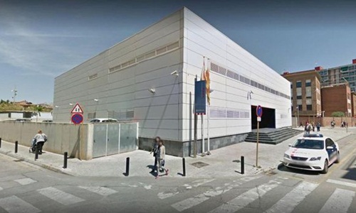 Người đàn ông dùng dao tấn công đồn cảnh sát Tây Ban Nha