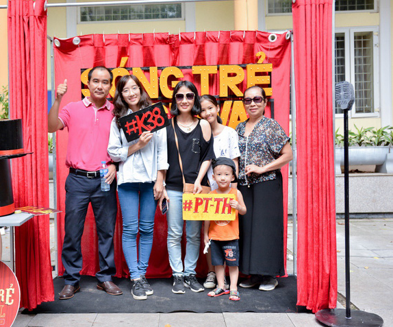 Ngắm dàn nữ sinh xinh xắn trường báo trong ngày nhập học, thế hệ hotgirl tiếp theo là đây chứ đâu