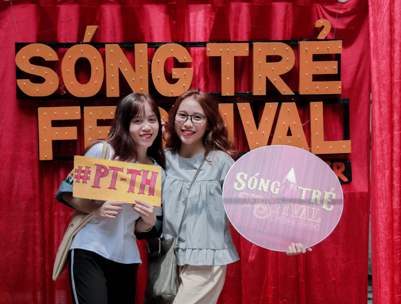 Ngắm dàn nữ sinh xinh xắn trường báo trong ngày nhập học, thế hệ hotgirl tiếp theo là đây chứ đâu