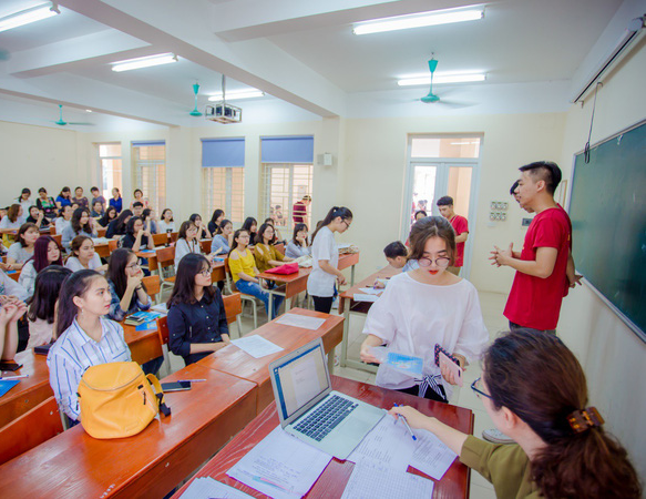 Ngắm dàn nữ sinh xinh xắn trường báo trong ngày nhập học, thế hệ hotgirl tiếp theo là đây chứ đâu