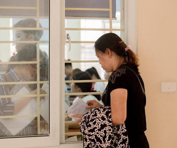 Ngắm dàn nữ sinh xinh xắn trường báo trong ngày nhập học, thế hệ hotgirl tiếp theo là đây chứ đâu