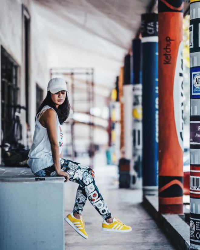 Sneakers đừng chỉ chọn trắng đen an toàn, còn có nhiều mẫu rực rỡ hot lắm đây này Sneakers đừng chỉ chọn trắng đen an toàn, còn có nhiều mẫu rực rỡ hot lắm đây này