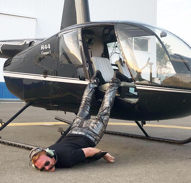 Tạo dáng quý tộc xưa rồi, hội Rich Kid thế giới mê mẩn dáng pose ngã sấp mặt thế này đây Tạo dáng quý tộc xưa rồi, hội Rich Kid thế giới mê mẩn dáng pose ngã sấp mặt thế này đây