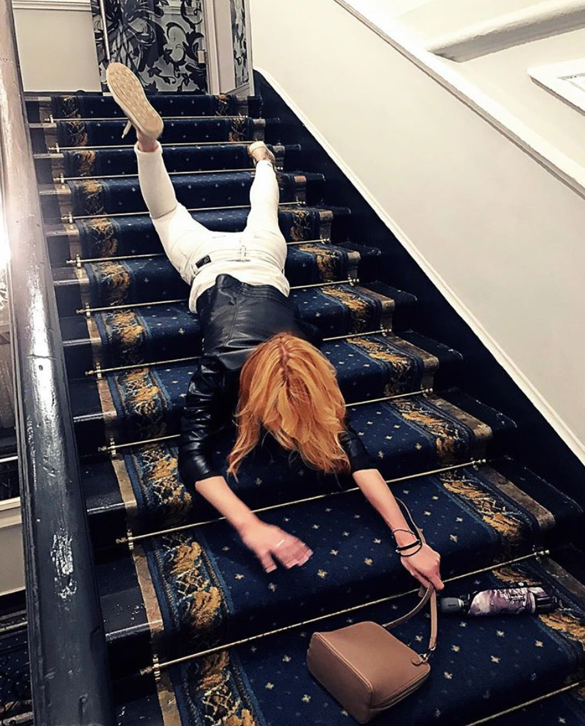 Tạo dáng quý tộc xưa rồi, hội Rich Kid thế giới mê mẩn dáng pose ngã sấp mặt thế này đây