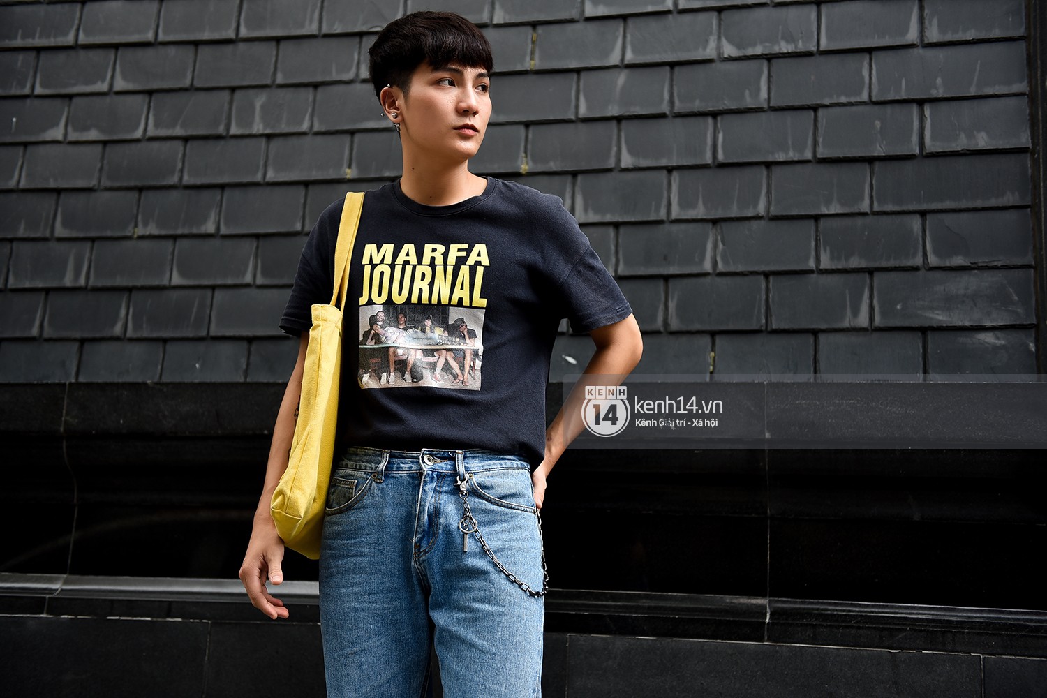 Street style 2 miền: Sài Gòn lên đồ đẹp banh chành không thua Hàn Quốc, Hà Nội trầm lặng hơn nhưng vẫn cool