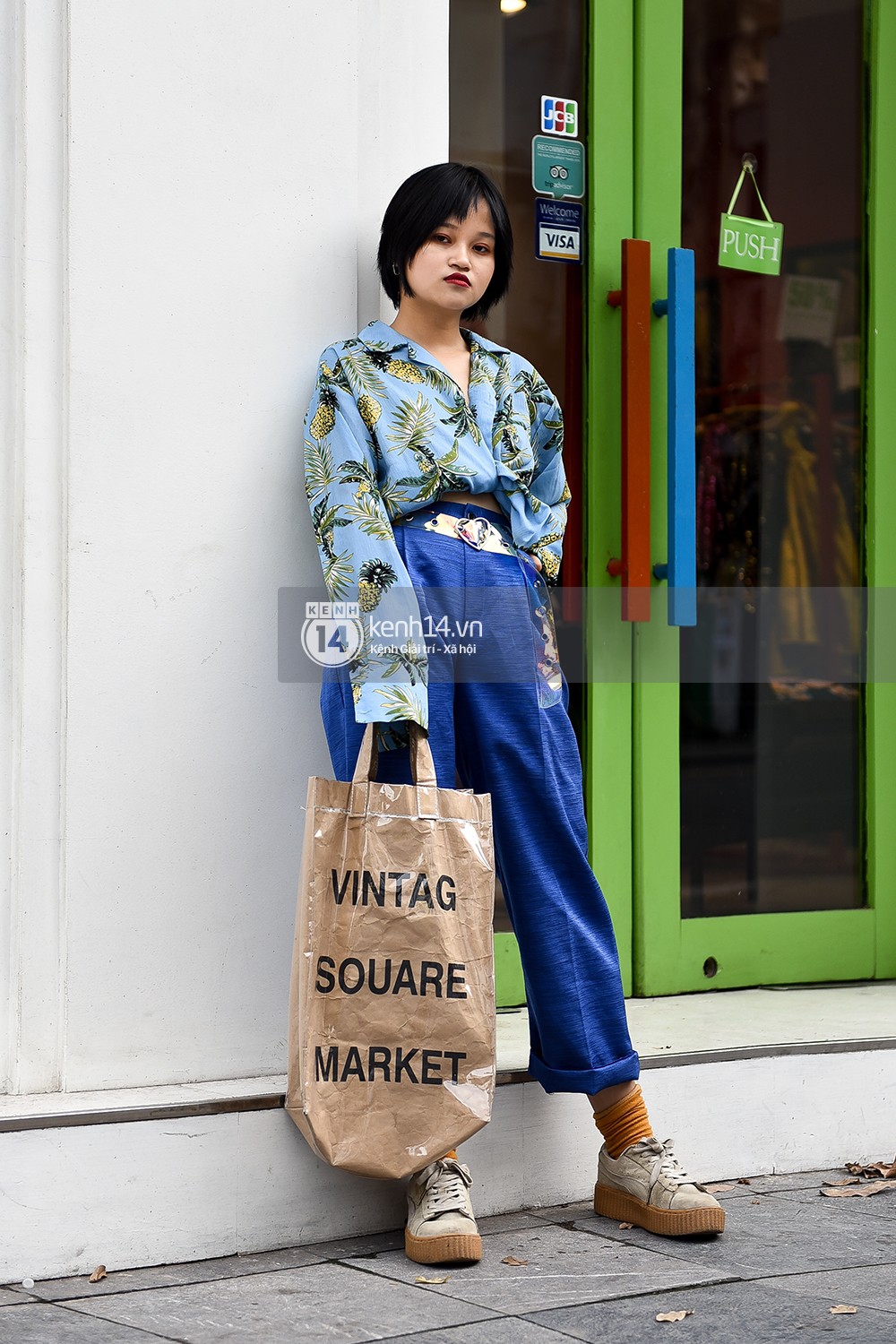 Street style 2 miền: Sài Gòn lên đồ đẹp banh chành không thua Hàn Quốc, Hà Nội trầm lặng hơn nhưng vẫn cool