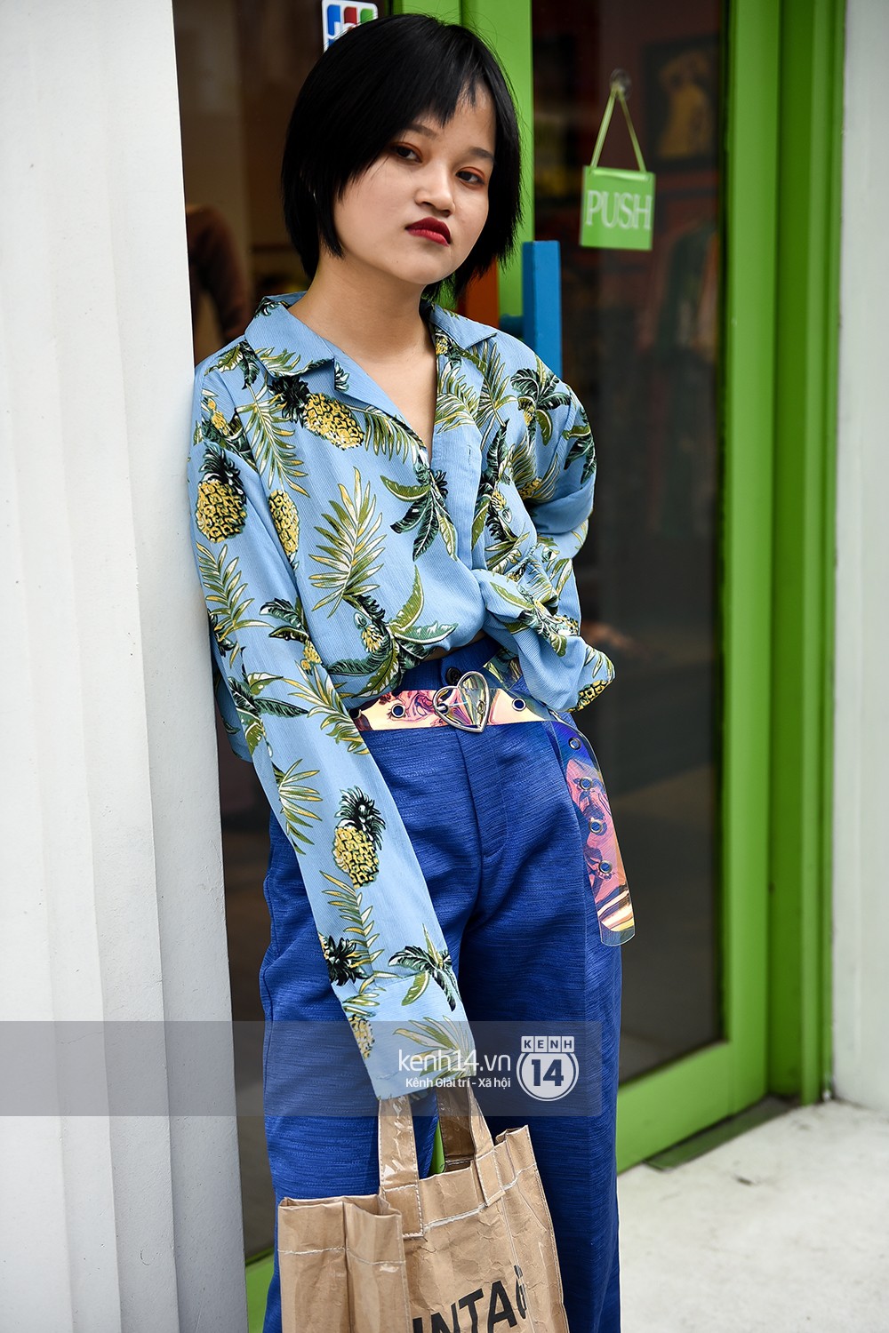 Street style 2 miền: Sài Gòn lên đồ đẹp banh chành không thua Hàn Quốc, Hà Nội trầm lặng hơn nhưng vẫn cool
