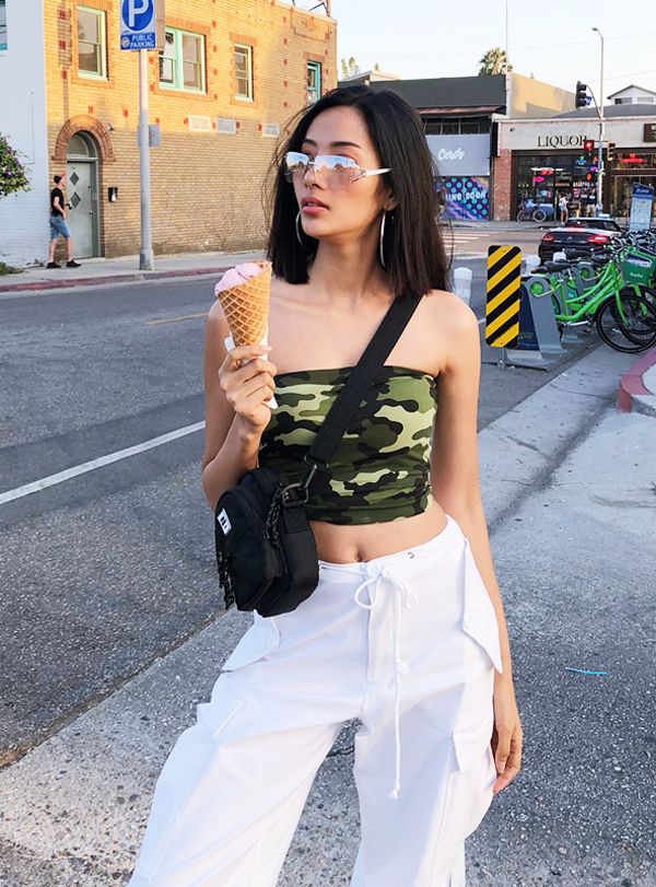 Diện áo hở eo trẻ trung như người đẹp Việt