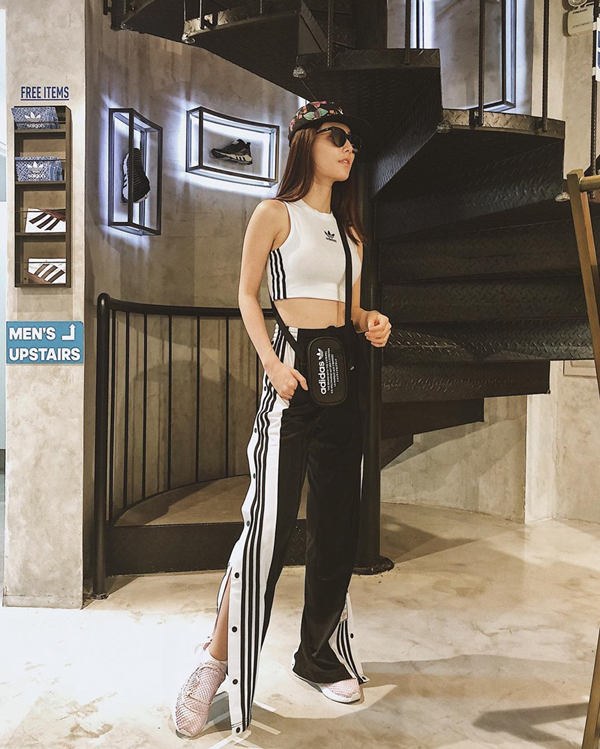 Diện áo hở eo trẻ trung như người đẹp Việt