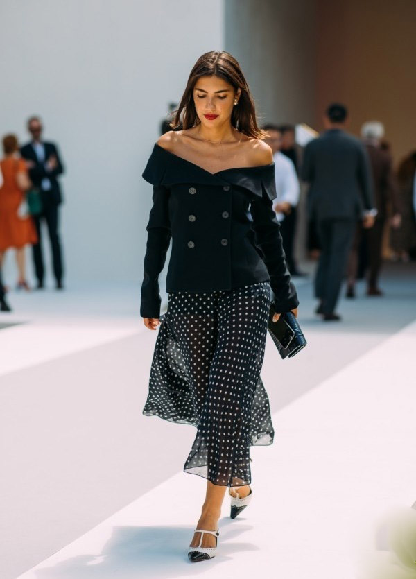 3 cách mix áo trễ vai với chân váy đẹp chất ngất cho quý cô sành điệu xuống phố