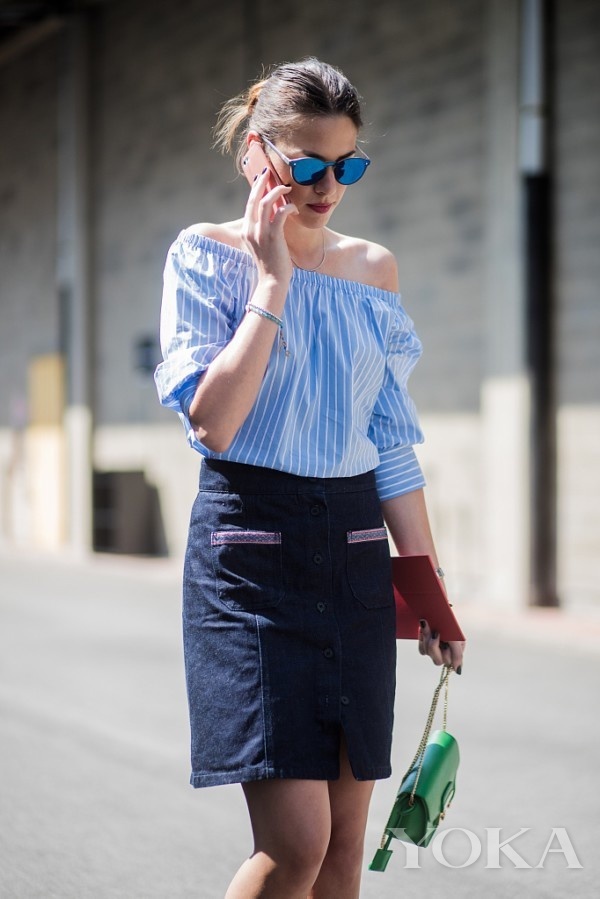 3 cách mix áo trễ vai với chân váy đẹp chất ngất cho quý cô sành điệu xuống phố