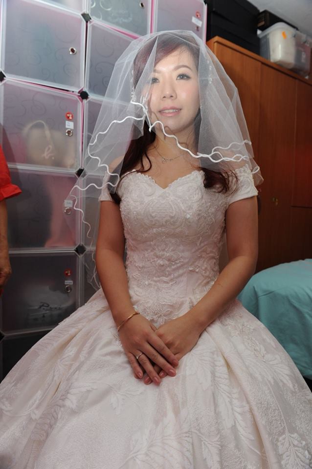 Chi hơn 60 triệu thuê người chuyên nghiệp chụp đám cưới, cặp đôi khóc ròng nhìn ảnh xấu như ma cấu, còn bị nhiếp ảnh mắng thêm