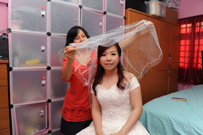 Chi hơn 60 triệu thuê người chuyên nghiệp chụp đám cưới, cặp đôi khóc ròng nhìn ảnh xấu như ma cấu, còn bị nhiếp ảnh mắng thêm