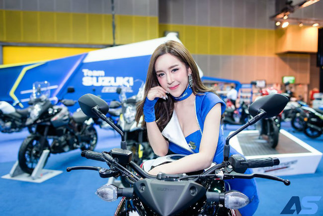 Dàn chân dài sexy đến ngộp thở tại 2018 Big Motorsale