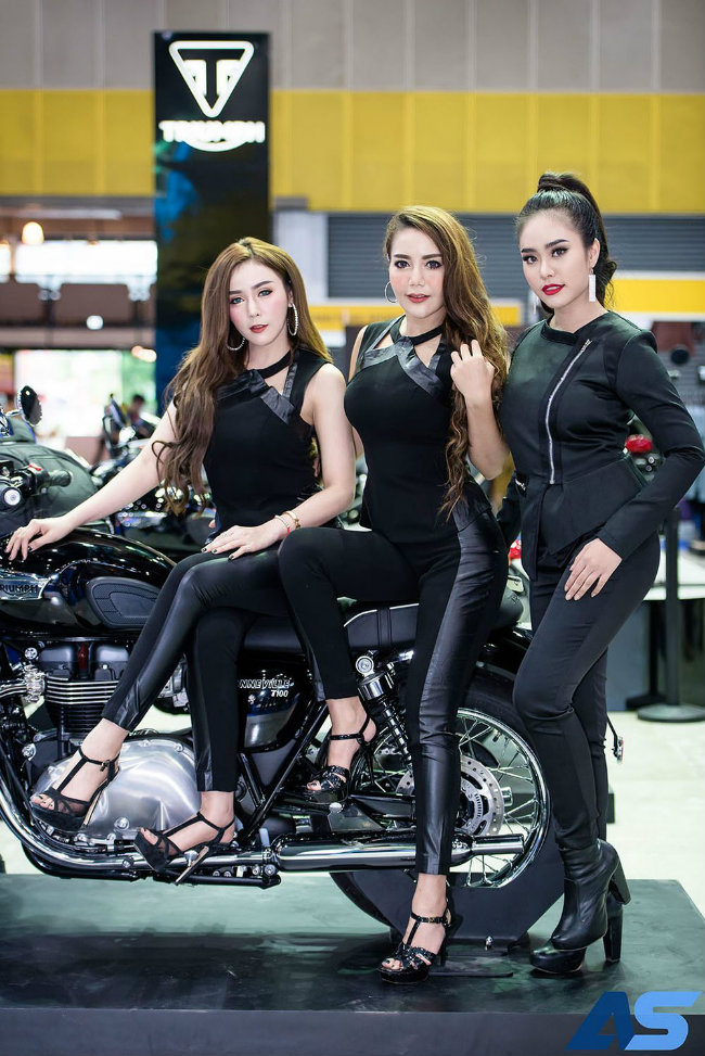 Dàn chân dài sexy đến ngộp thở tại 2018 Big Motorsale