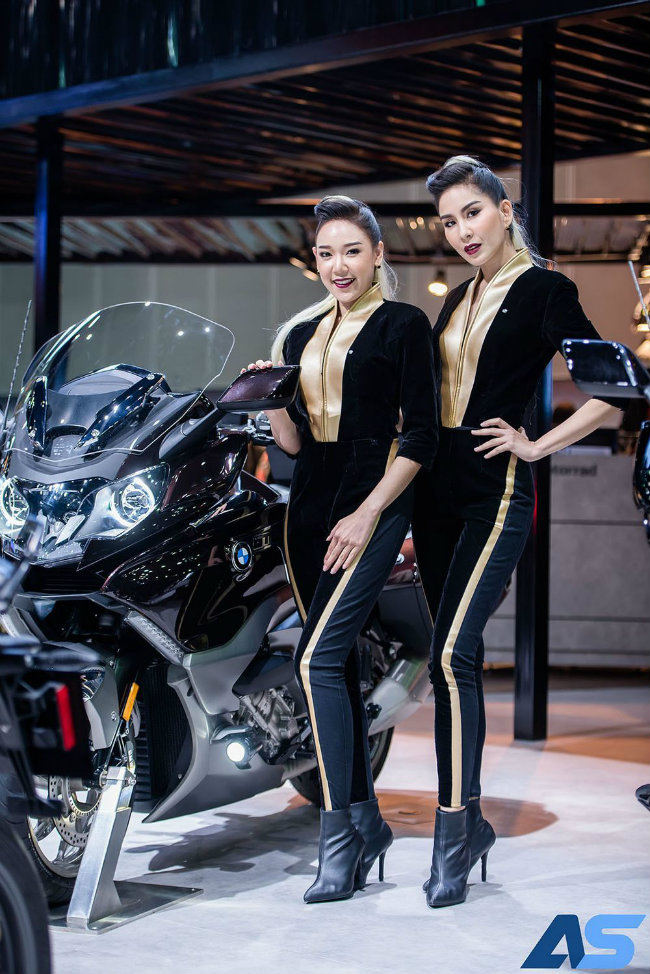 Dàn chân dài sexy đến ngộp thở tại 2018 Big Motorsale