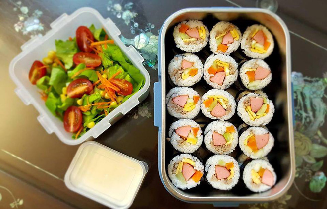 Chỉ chi 5 triệu/tháng tiền chợ cho 4 người lớn và 2 em bé, mẹ trẻ vẫn bày biện cơm đủ món ngon cho chồng mang đi làm