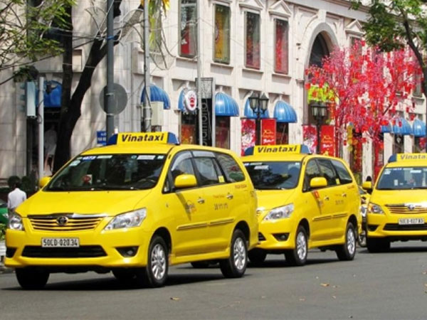 Cuộc giằng co chưa hồi kết của taxi công nghệ và truyền thống