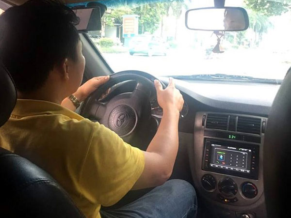 Đại gia vận tải và cuộc chạm trán tại nhà nghỉ với những gã xăm trổ