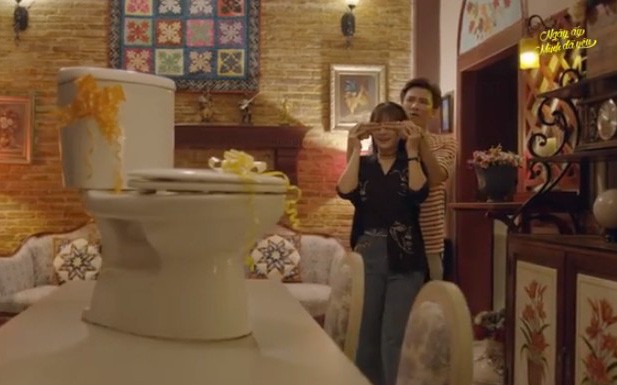 Phim Ngày ấy mình đã yêu tập 21: Nam chạy đến nhà em gái mưa, cho Hạ và mẹ vợ leo cây Phim Ngày ấy mình đã yêu tập 21: Nam chạy đến nhà em gái mưa, cho Hạ và mẹ vợ leo cây