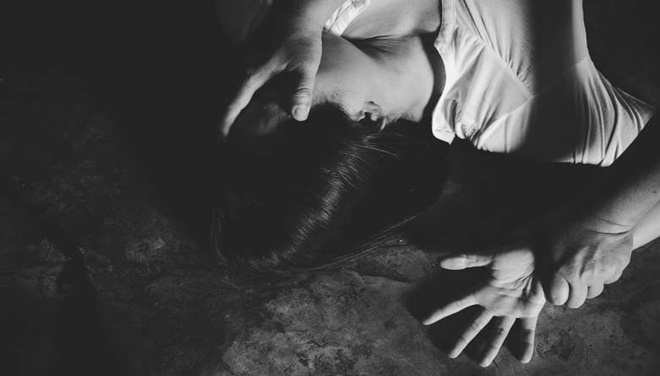 Thầy giáo khiếm thị dạy đàn hiếp dâm học trò