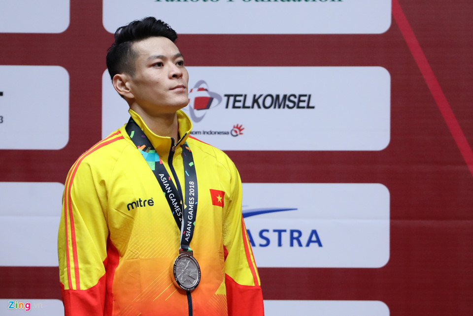 Video: Khoảnh khắc đô cử Thạch Kim Tuấn thúc thủ trước ngôi sao Triều Tiên