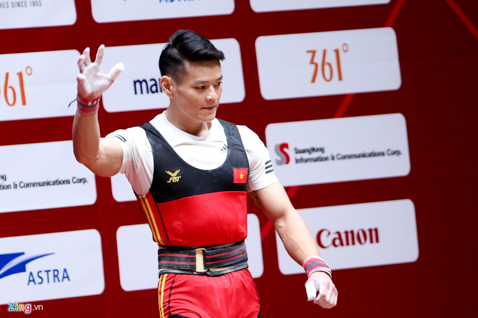 Video: Khoảnh khắc đô cử Thạch Kim Tuấn thúc thủ trước ngôi sao Triều Tiên