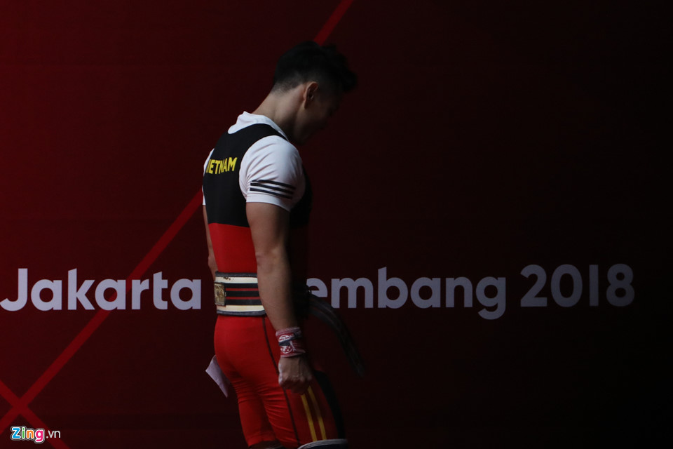 Video: Khoảnh khắc đô cử Thạch Kim Tuấn thúc thủ trước ngôi sao Triều Tiên