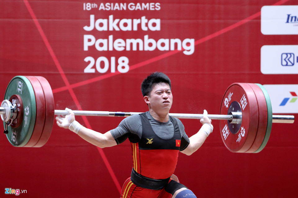 Video: Khoảnh khắc đô cử Thạch Kim Tuấn thúc thủ trước ngôi sao Triều Tiên