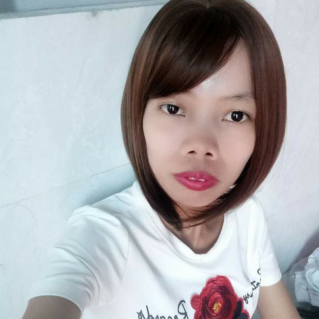 Bị miệt thị xấu ma chê quỷ hờn, mẹ đơn thân bán hàng online kiếm tiền nuôi con bật khóc nức nở ngay trên sóng livestream