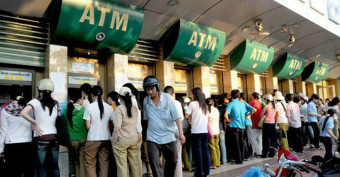 Lãi nghìn tỷ, 4 ông lớn ngân hàng vẫn nhăm nhe tăng phí