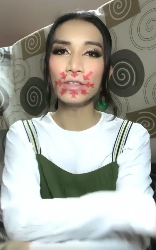 Bày cách tô son khoe răng tháng 7 cô hồn, BB Trần đích thực là vũ trụ giải trí của dân mạng