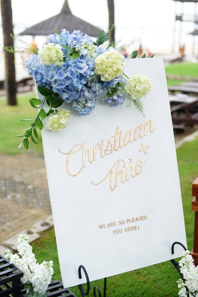 Lý Thanh Thảo Mùi ngò gai tổ chức đám cưới lãng mạn với chồng Tây ở bãi biển