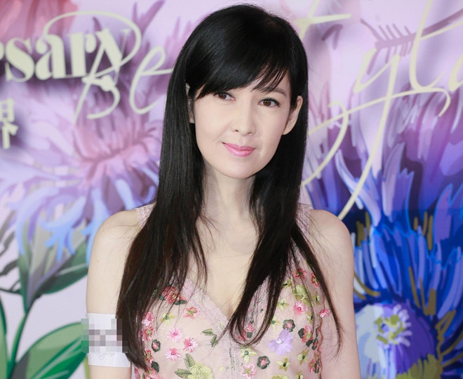 Châu Huệ Mẫn ở tuổi 51: Trẻ đẹp và không con cái