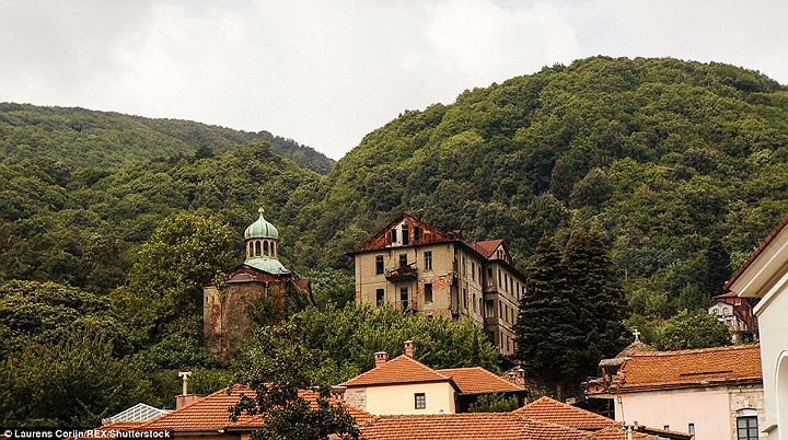 Bí ẩn vùng đất cấm phụ nữ và trẻ em đặt chân tới