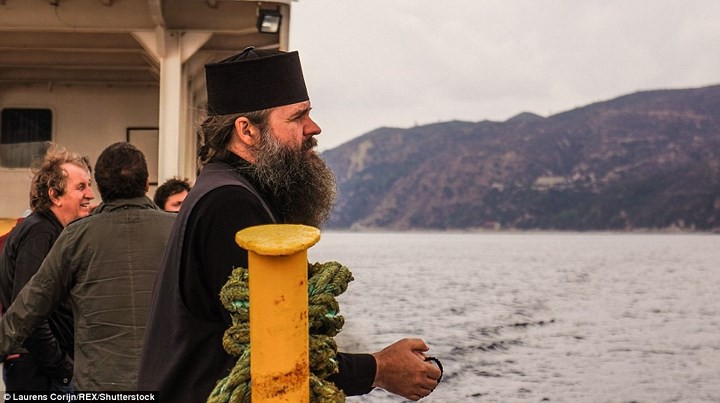 Bí ẩn vùng đất cấm phụ nữ và trẻ em đặt chân tới