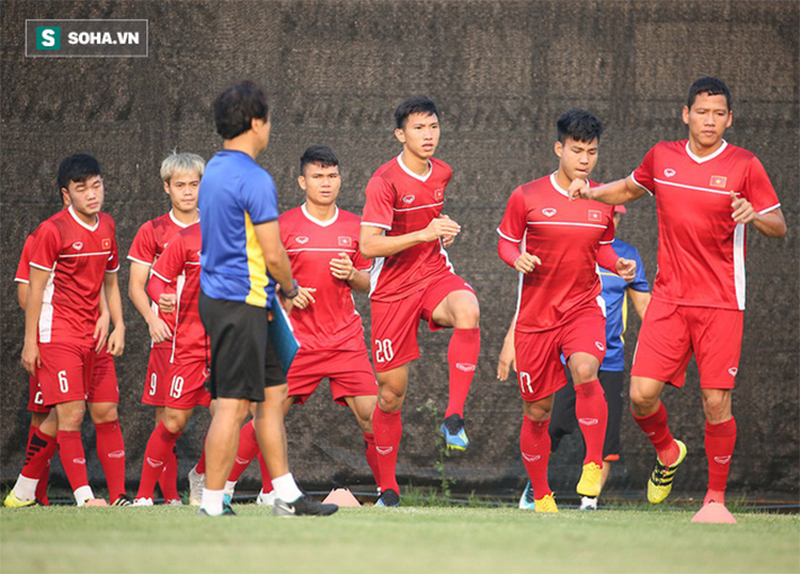 HLV Park Hang-seo đăm chiêu, làm điều bất ngờ trước giờ G