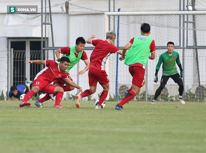 HLV Park Hang-seo đăm chiêu, làm điều bất ngờ trước giờ G