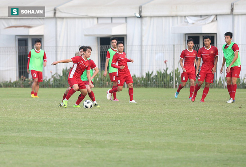 HLV Park Hang-seo đăm chiêu, làm điều bất ngờ trước giờ G