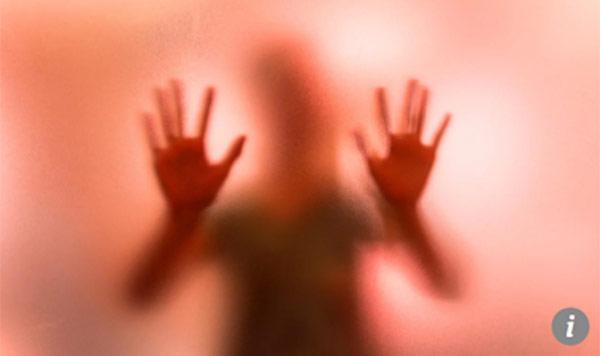 Vợ không mặn mà chuyện chăn gối, người chồng đã làm điều không ai ngờ với con gái ruột