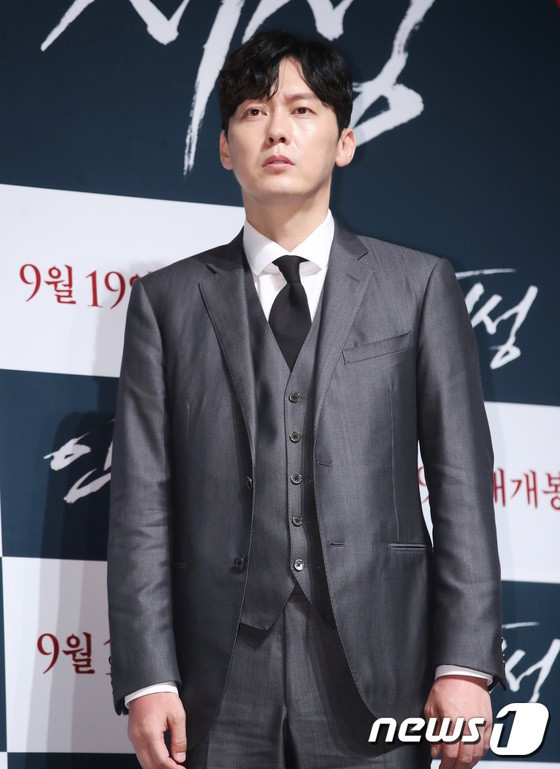 Cách mặc suit trẻ trung, lịch lãm như tài tử Hàn